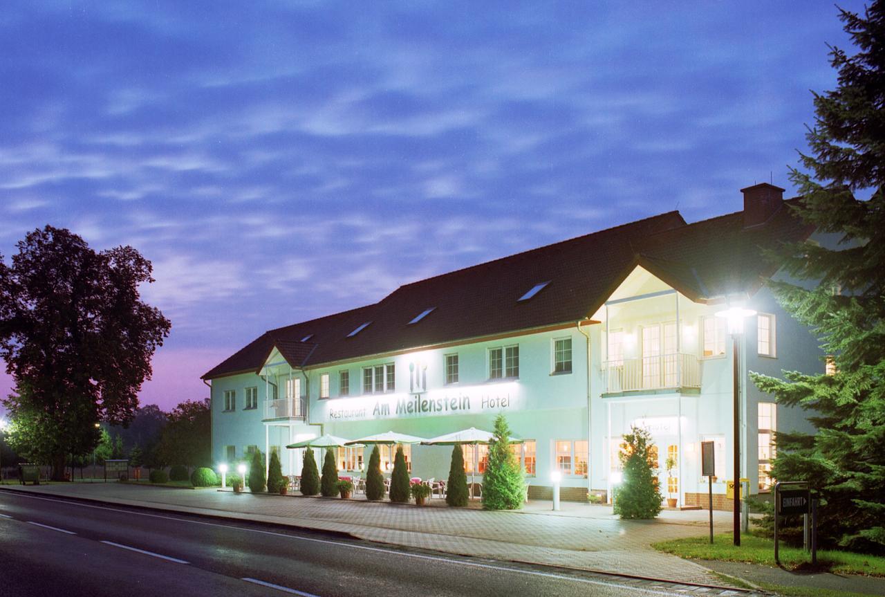 Hotel Am Meilenstein Dunkelforth ภายนอก รูปภาพ
