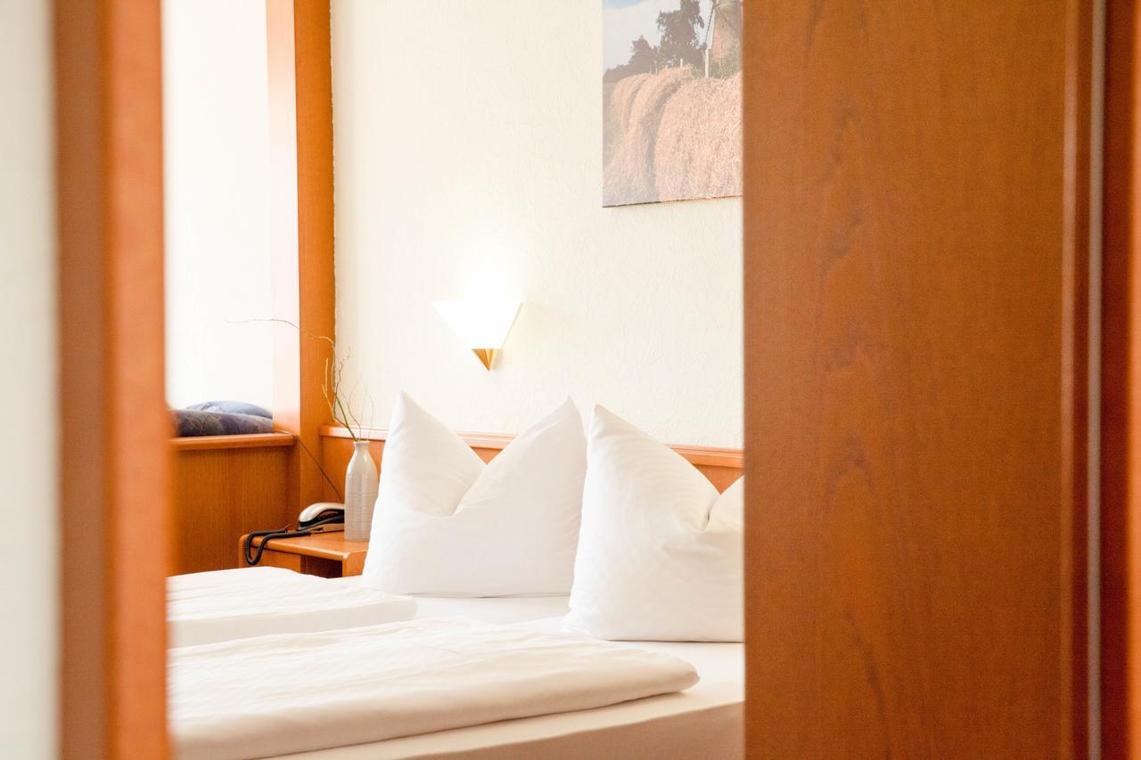 Hotel Am Meilenstein Dunkelforth ภายนอก รูปภาพ