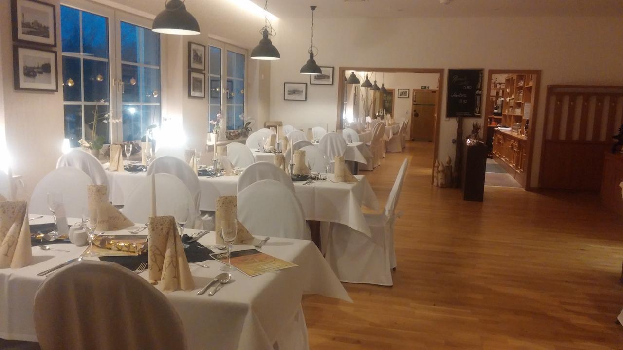 Hotel Am Meilenstein Dunkelforth ภายนอก รูปภาพ